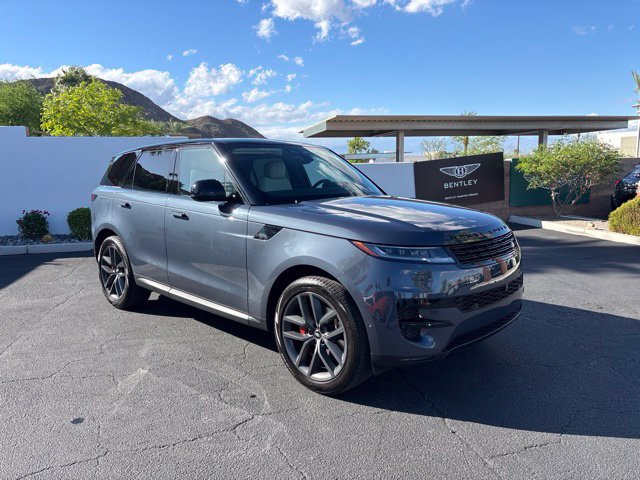 Used 2024 Land Rover Range Rover Sport SE AWD/4WD image 3