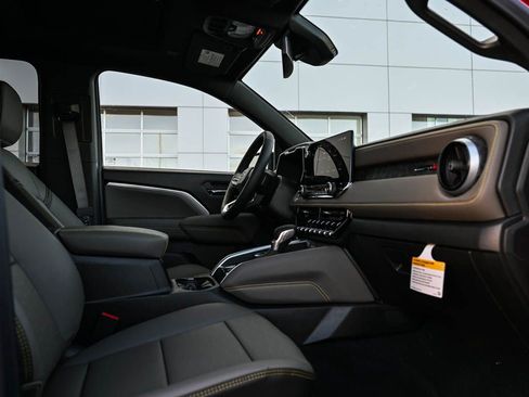 New 2026 Chevrolet Colorado ZR2 w/ Technology Package image 9