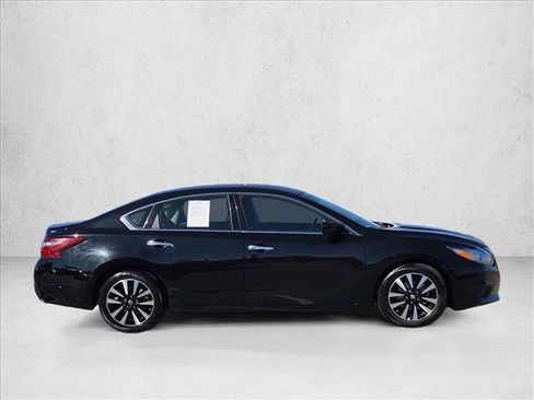 Used 2018 Nissan Altima 2.5 SV FWD image 4