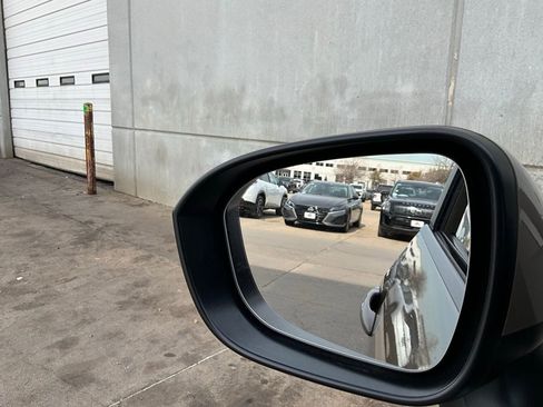 Used 2025 Nissan Rogue SV image 19