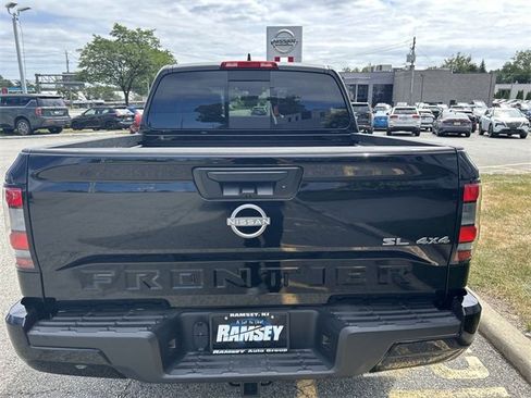 Certified 2024 Nissan Frontier SL image 26