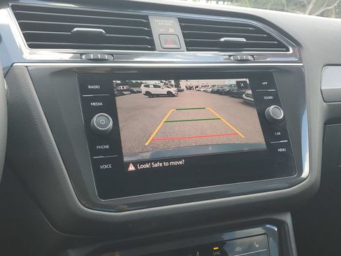 Certified 2023 Volkswagen Tiguan SE w/ Panoramic Sunroof Package FWD image 26