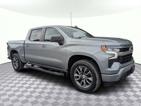 Used 2023 Chevrolet Silverado 1500 RST image 2