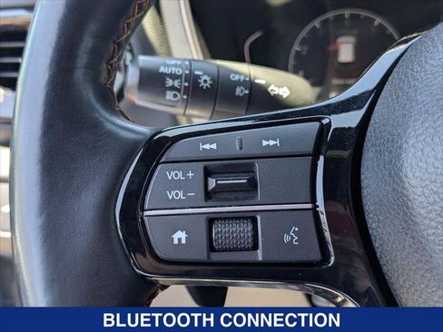 Used 2025 Honda Pilot TrailSport image 14