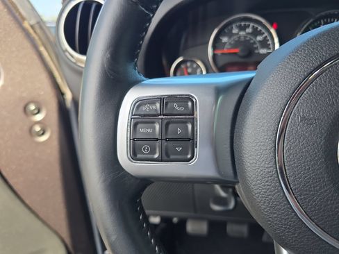 Used 2016 Jeep Wrangler Unlimited Rubicon AWD/4WD image 24