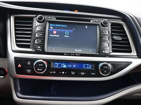 Used 2016 Toyota Highlander Limited w/ Driver Technology Package AWD/4WD image 20