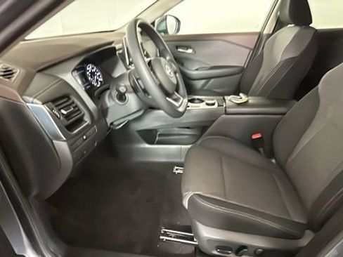 Used 2023 Nissan Rogue SV AWD/4WD image 12