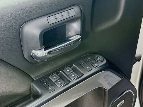 Used 2018 Chevrolet Silverado 1500 LTZ Z71 w/ LTZ Plus Package AWD/4WD image 22