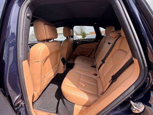 Used 2018 Porsche Macan AWD/4WD image 15