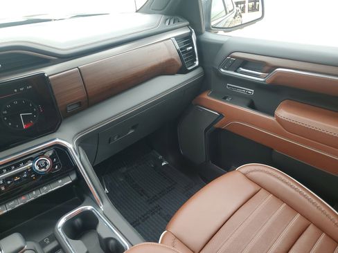 Used 2024 GMC Sierra 1500 Denali Ultimate image 11