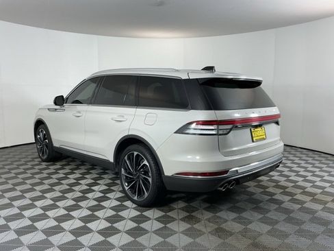 Used 2025 Lincoln Aviator Reserve w/ Equipment Group 201A image 7