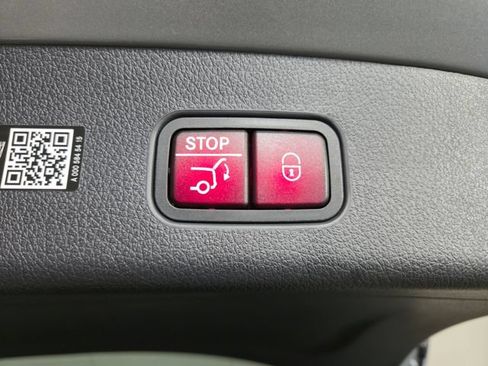 Certified 2026 Mercedes-Benz GLC 300 4MATIC image 14