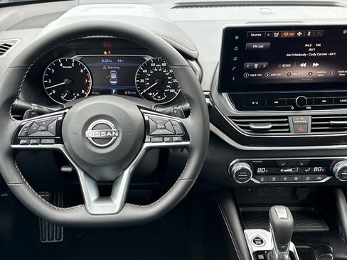 New 2025 Nissan Altima 2.5 SR image 14