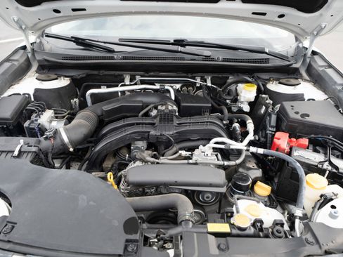 Used 2021 Subaru Outback Touring w/ Popular Package #2 image 32