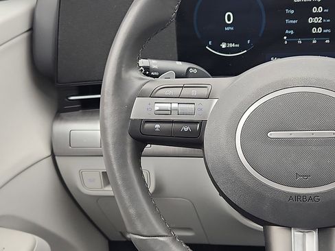 Used 2024 Hyundai Kona Limited FWD image 15