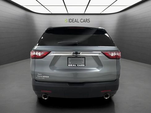 Used 2021 Chevrolet Traverse LS AWD/4WD image 4