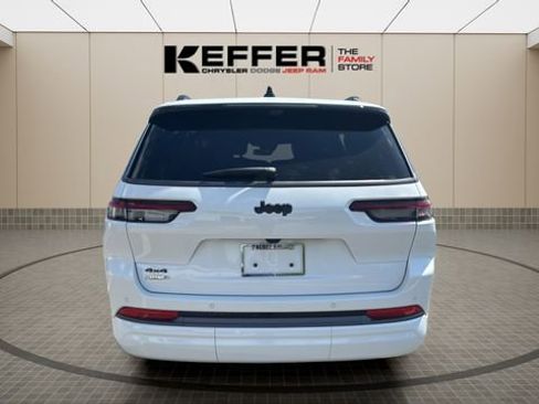 New 2026 Jeep Grand Cherokee L Limited AWD/4WD image 4