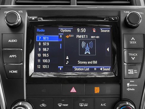 Used 2017 Toyota Camry LE FWD image 41