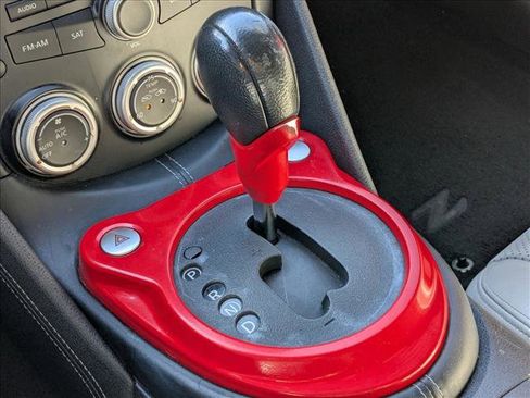 Used 2009 Nissan 370Z Touring w/ Sport Pkg image 13