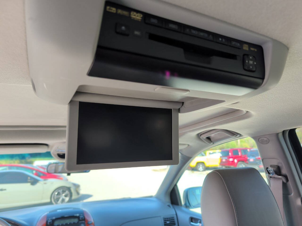 Used 2009 Toyota Sienna XLE FWD image 11