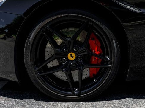 Used 2017 Ferrari California T RWD image 39
