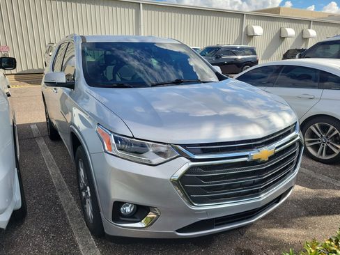Used 2018 Chevrolet Traverse Premier w/ Driver Confidence II Package FWD image 3