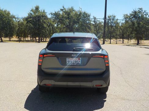 Used 2025 Nissan Kicks SV FWD image 6