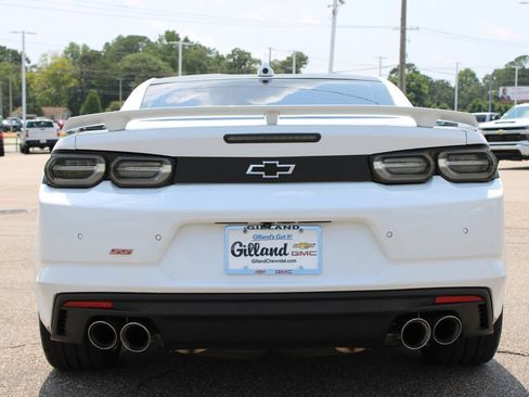 Used 2021 Chevrolet Camaro SS RWD image 16