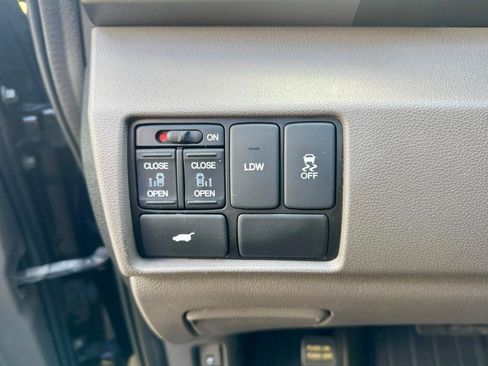 Used 2016 Honda Odyssey EX-L image 44