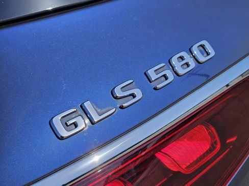 Used 2024 Mercedes-Benz GLS 580 4MATIC image 34