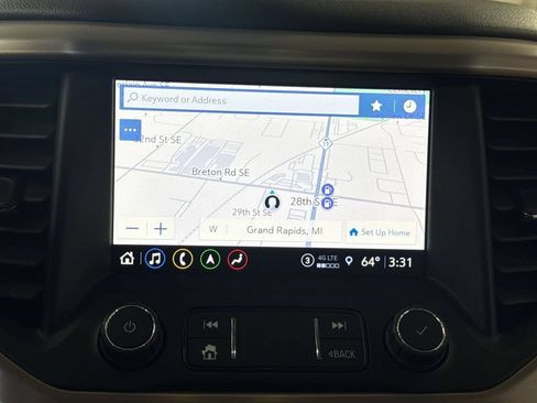Used 2021 GMC Acadia Denali w/ Denali Ultimate Package AWD/4WD image 25