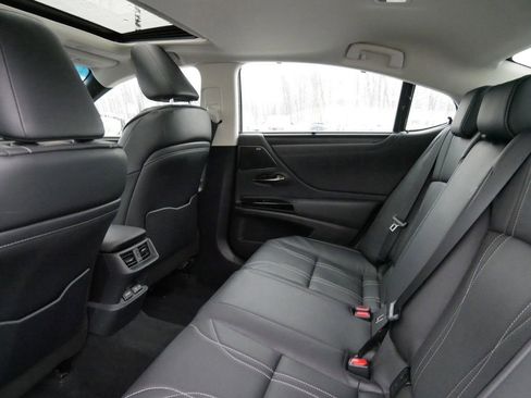 Certified 2025 Lexus ES 300h Ultra Luxury w/ Accessory Package (Z2) image 11