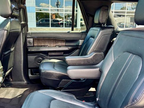 Used 2019 Ford Expedition Max Limited w/ Texas Edition Package image 20
