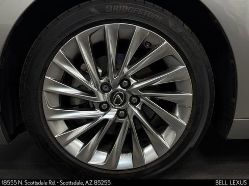 Used 2021 Lexus ES 300h w/ Accessory Package FWD image 10