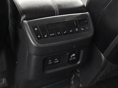 Used 2023 Nissan Pathfinder Platinum FWD image 17