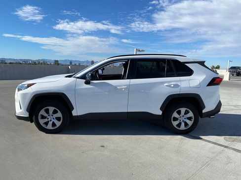 Used 2020 Toyota RAV4 LE w/ Carpet Mat Package image 5