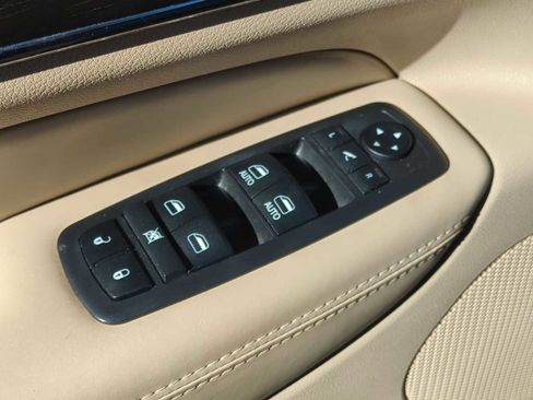 Used 2019 Jeep Grand Cherokee Overland image 24