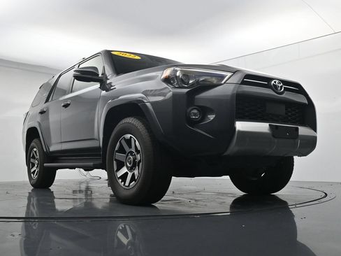 Used 2022 Toyota 4Runner TRD Off-Road Premium AWD/4WD image 32