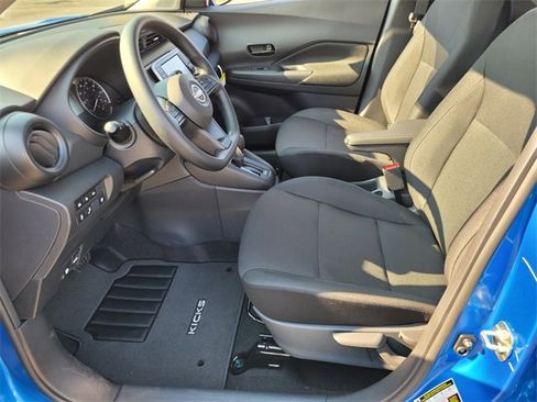 New 2025 Nissan Kicks Play S image 9