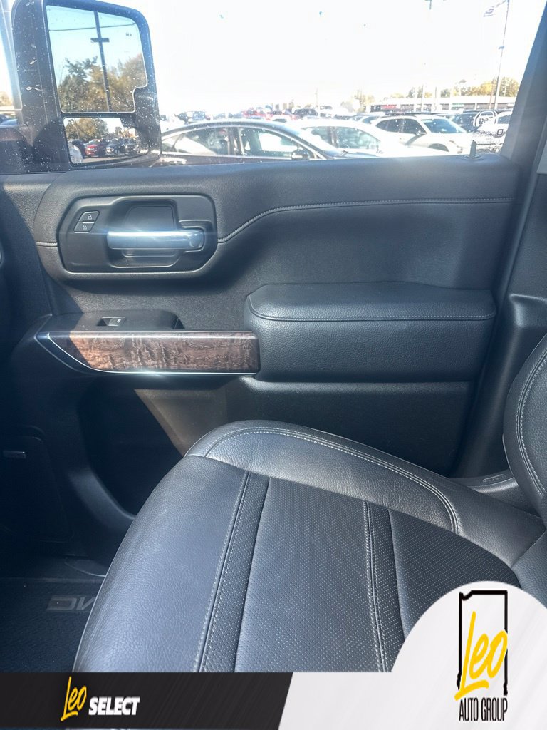Used 2022 GMC Sierra 3500 Denali AWD/4WD image 9