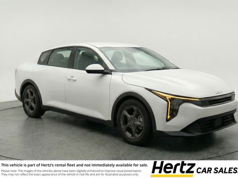 Used 2025 Kia K4 LXS image 1