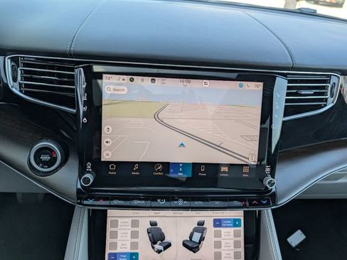 Used 2025 Jeep Grand Wagoneer 4WD image 4