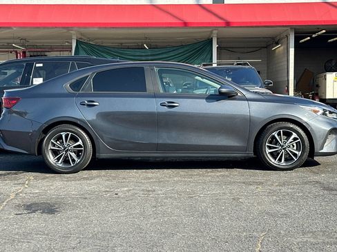 Used 2023 Kia Forte LXS FWD image 3