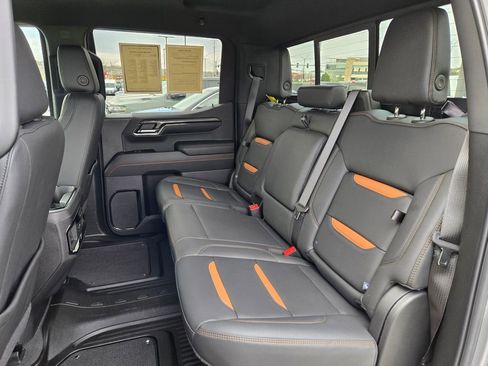 Used 2024 GMC Sierra 1500 AT4 w/ Technology Package image 29