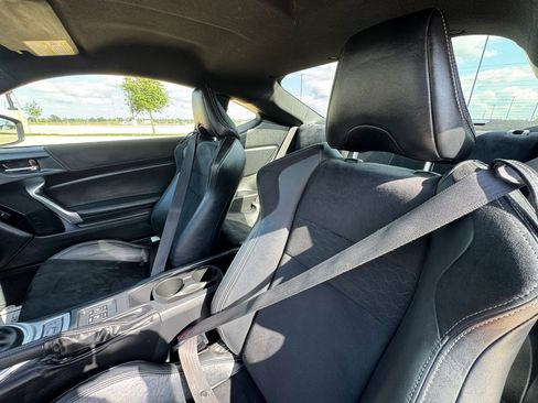 Used 2020 Toyota 86 RWD image 22