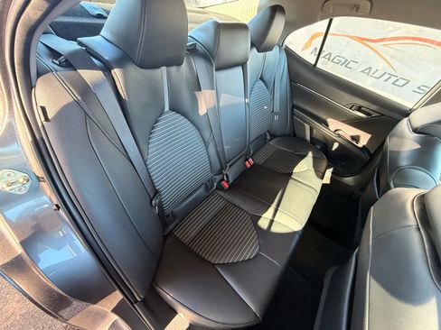 Used 2020 Toyota Camry SE image 23