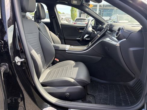 Used 2024 Mercedes-Benz C 300 4MATIC Sedan image 35