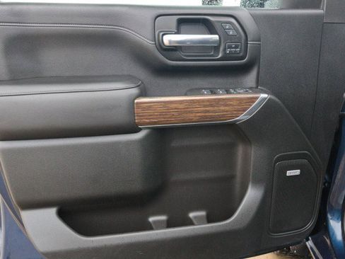 Used 2021 Chevrolet Silverado 3500 High Country w/ Technology Package image 13