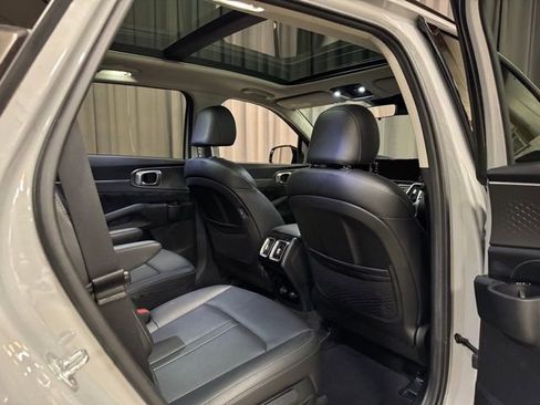 Used 2022 Kia Sorento SX FWD image 12
