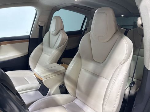 Used 2019 Tesla Model X Long Range image 38